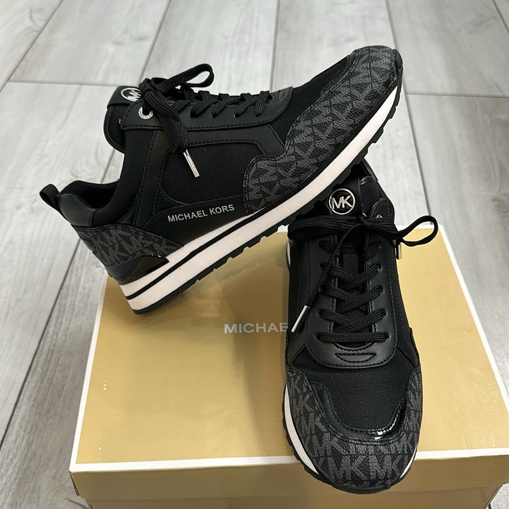 NWT Michael Kors Wilma Trainer Black Tech Canvas Sz. 8M - Picture 8 of 13